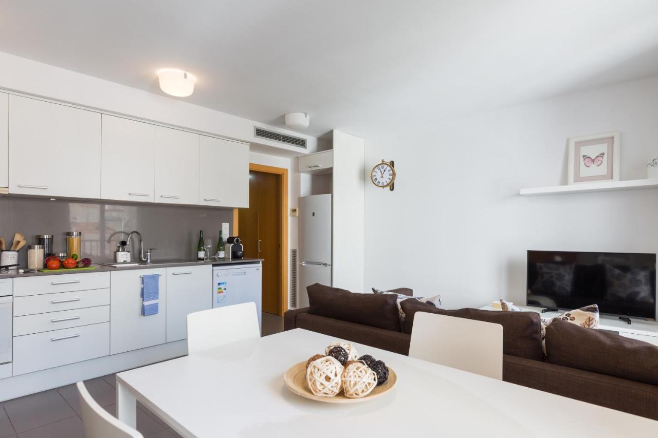 Apartamentos Cornellalux 2 Cornellà de Llobregat Zewnętrze zdjęcie
