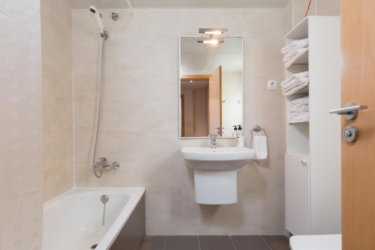 Apartamentos Cornellalux 2 Cornellà de Llobregat Zewnętrze zdjęcie