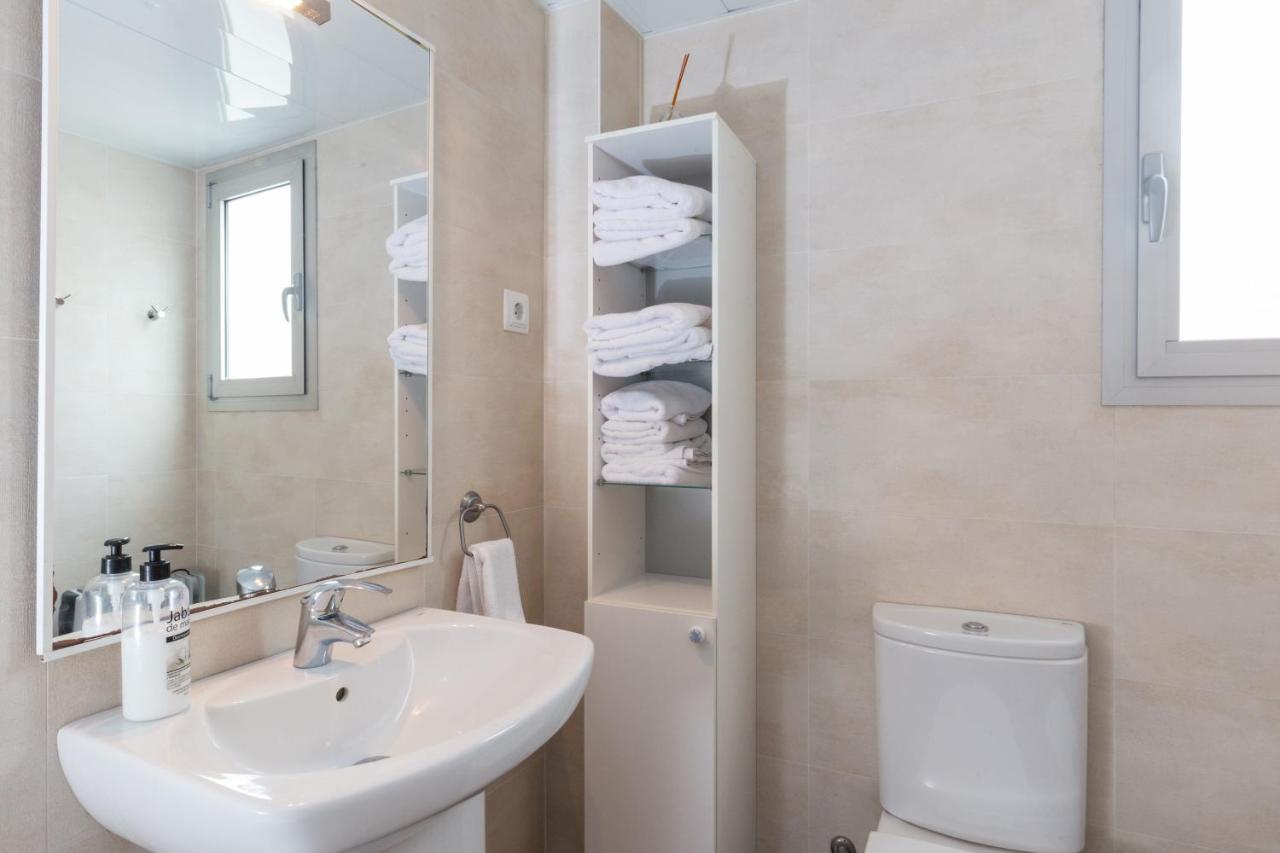 Apartamentos Cornellalux 2 Cornellà de Llobregat Zewnętrze zdjęcie