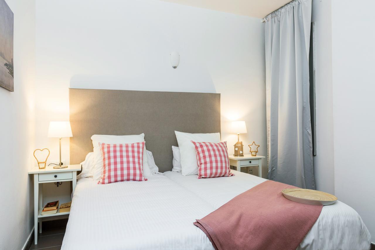 Apartamentos Cornellalux 2 Cornellà de Llobregat Zewnętrze zdjęcie