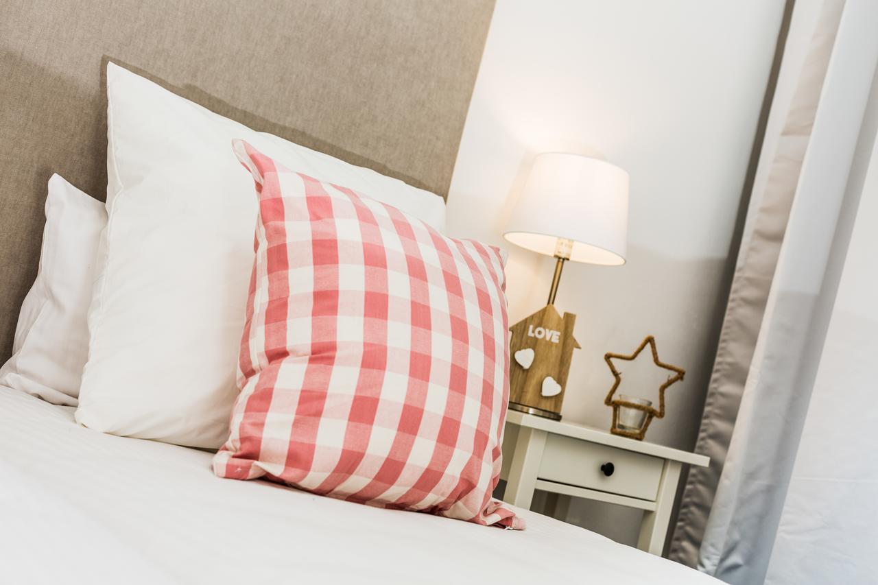 Apartamentos Cornellalux 2 Cornellà de Llobregat Zewnętrze zdjęcie