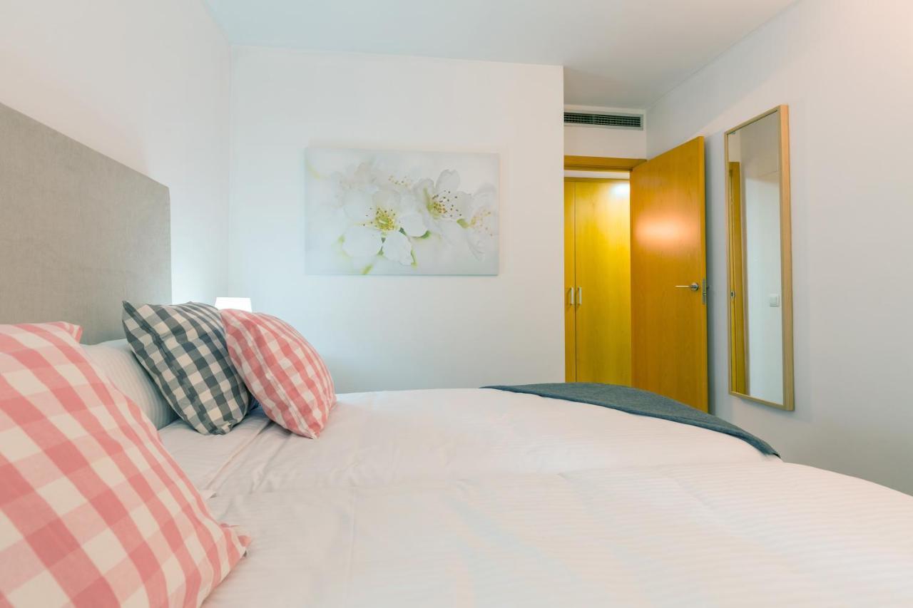 Apartamentos Cornellalux 2 Cornellà de Llobregat Zewnętrze zdjęcie